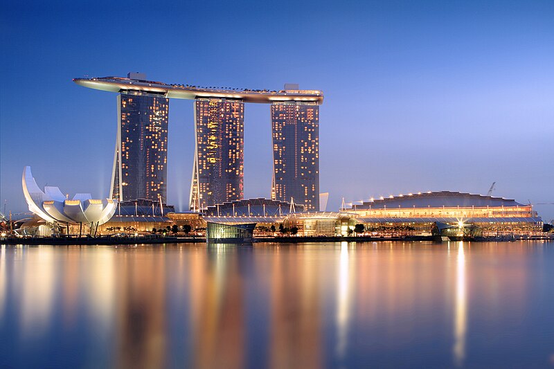 800px-Marina_Bay_Sands_in_the_evening_-_20101120.jpg